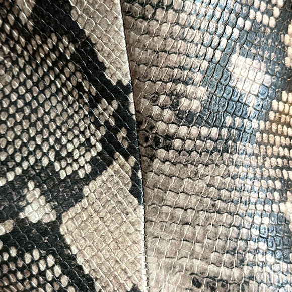 Women’s leather snakeskin booties with 3 inch block heel - size 10 - Picture 3 of 3